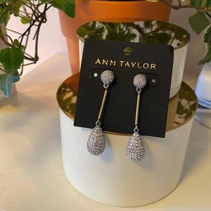 ✨NWT✨ Ann Taylor crystal drop earrings